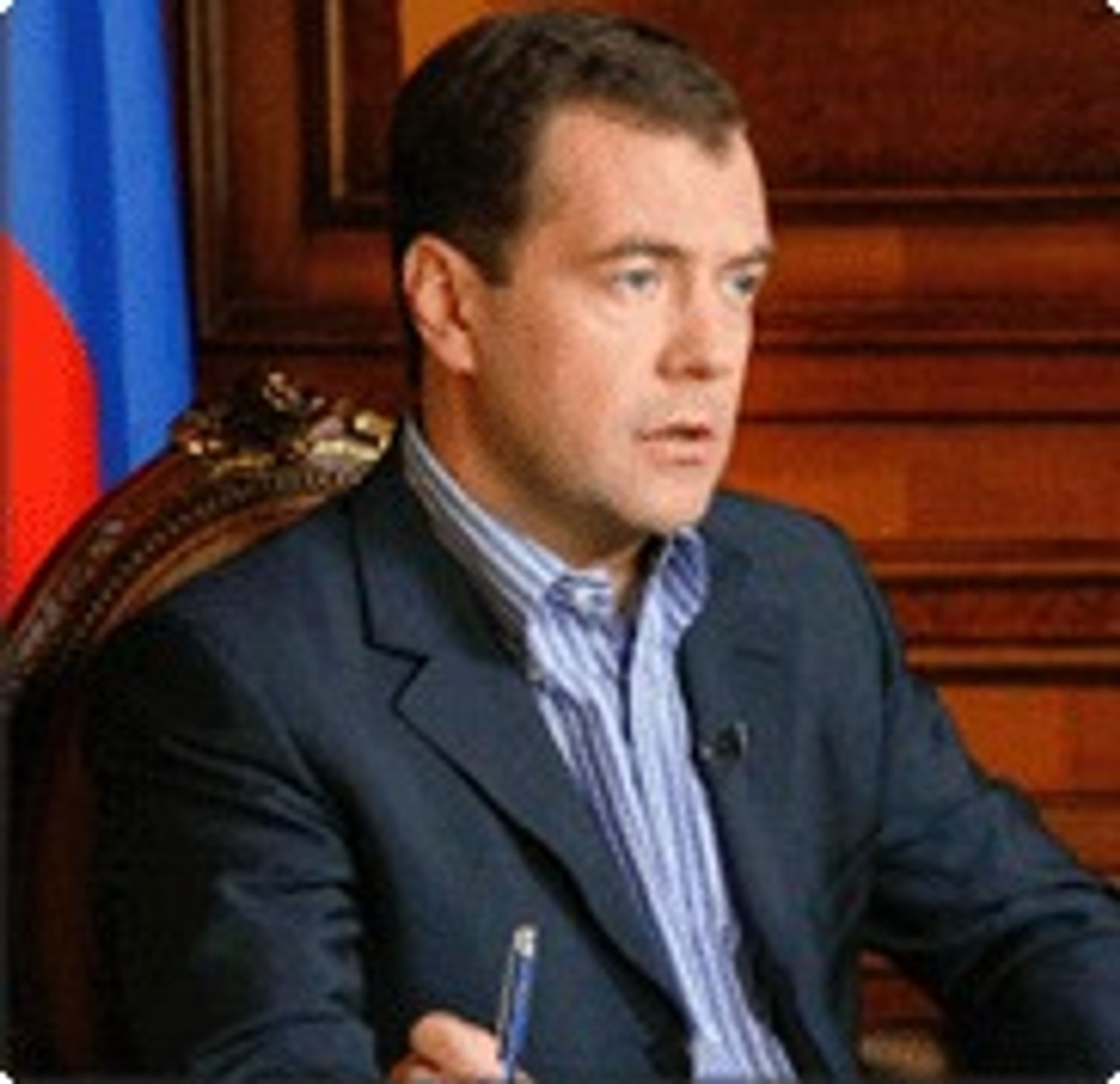 President Dmitrij Medvedev mener russerne må overvinne sin kroniske motstand mot alt nytt.