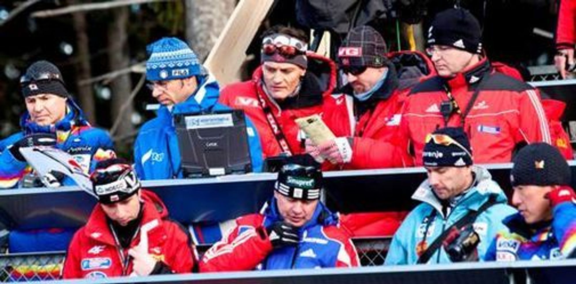 Pc-en til landslagstrener Mika Kojonkoski brukes til å gi hopperne videoanalysebaserte tilbakemeldinger straks de har hoppet.