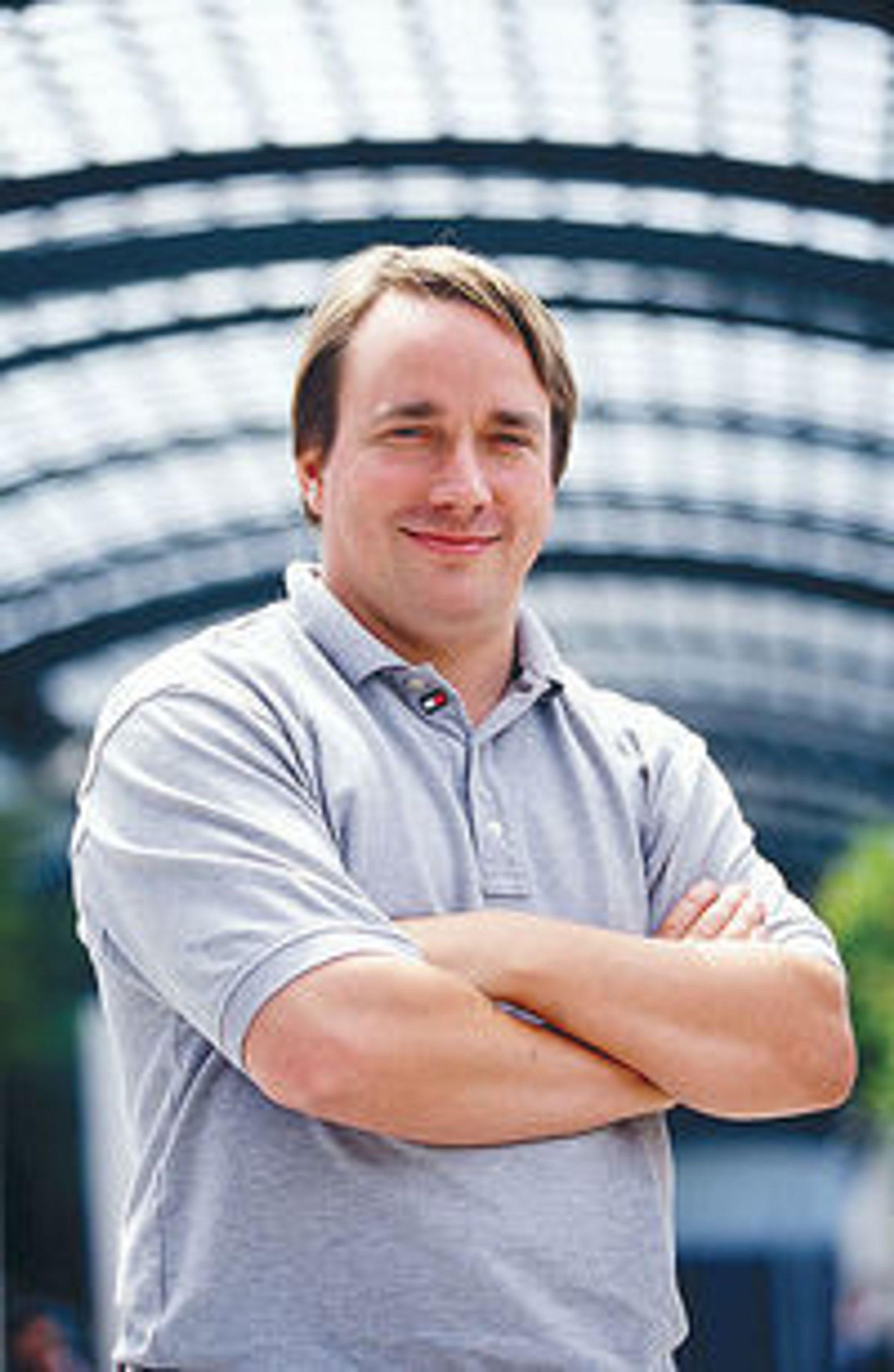 Linus Torvalds er fornøyd over måten Linux utvikles på, selv om systemet er blitt «kjempestort og oppblåst». (foto: Wikimedia Commons)