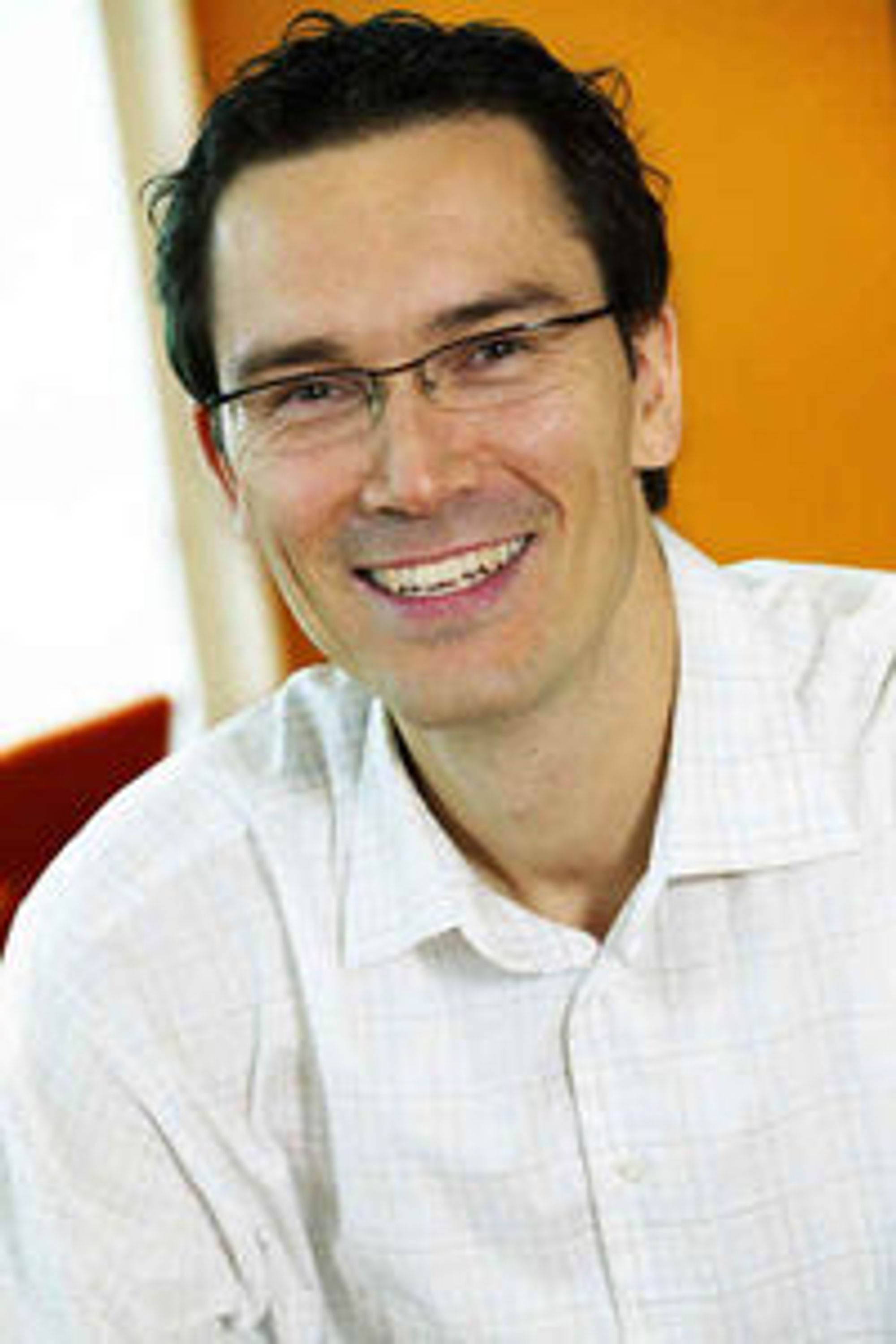 Imponert over applikasjoner som lanseres sammen med WP7: Teknologidirektør Petter Merok i Microsoft Norge.