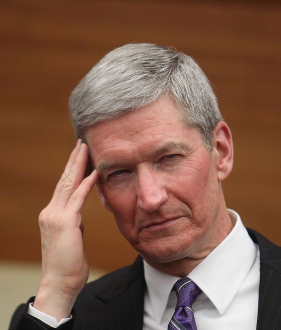 Økte produksjonskostnader, kraftig konkurranse fra Samsung og svakere vekst i smarttelefon-markedet er de tre hodepinene som besøker Apple-topp Tim Cook fortiden. Men selskapet leverer uansett svært imponerende resultater onsdag kveld.
