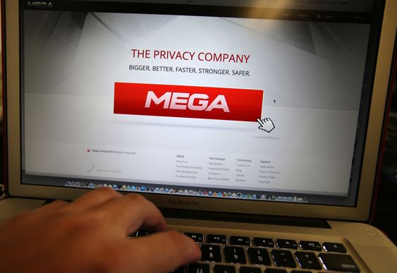 En million brukere registrerte seg søndag på Mega- Kim Dotcoms nye filtjeneste.