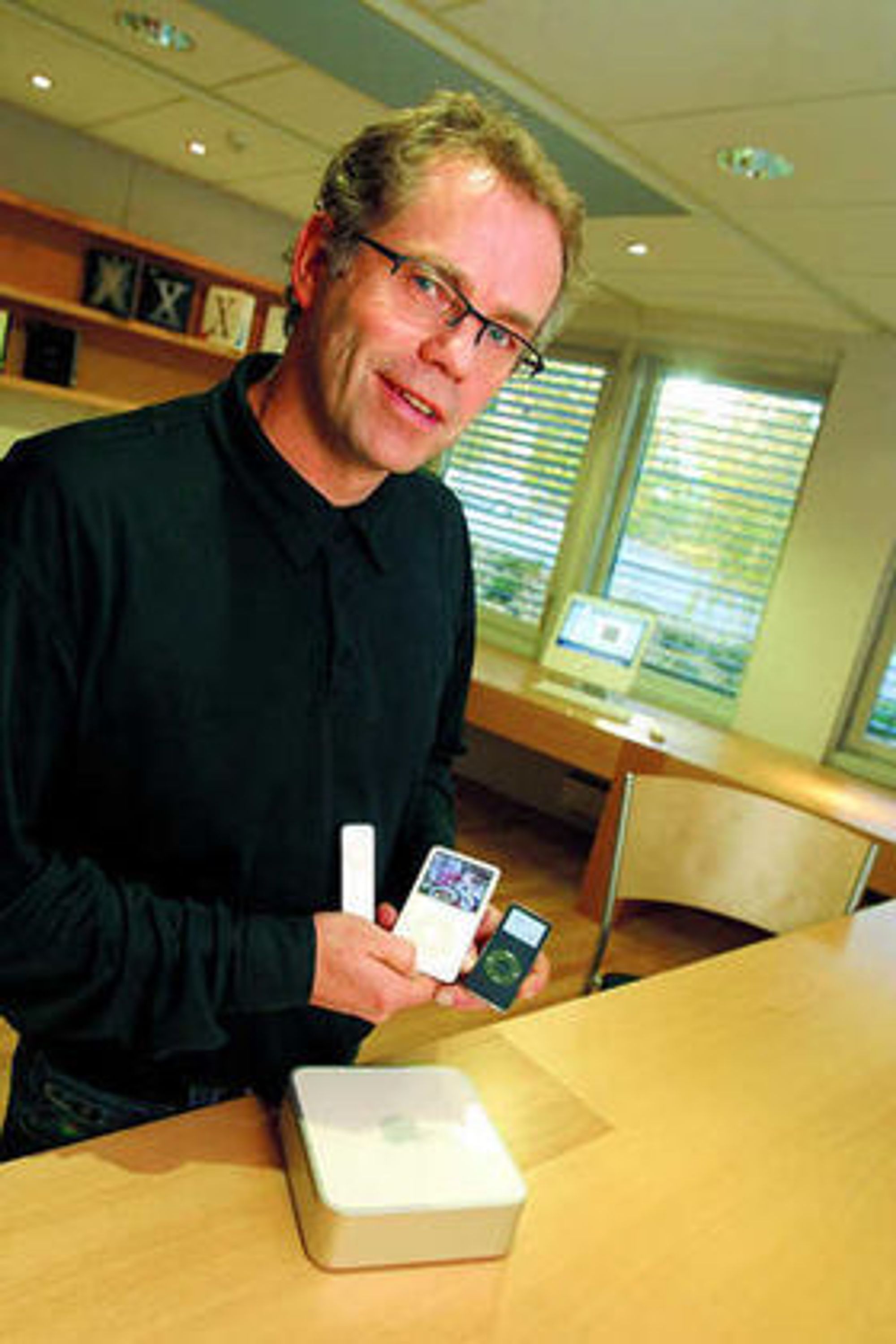 Apples norgessjef Arne Odden i et eldre bilde fra 2006. Den gangen fikk han både lov til å prate med pressen - og la seg avfotografere.