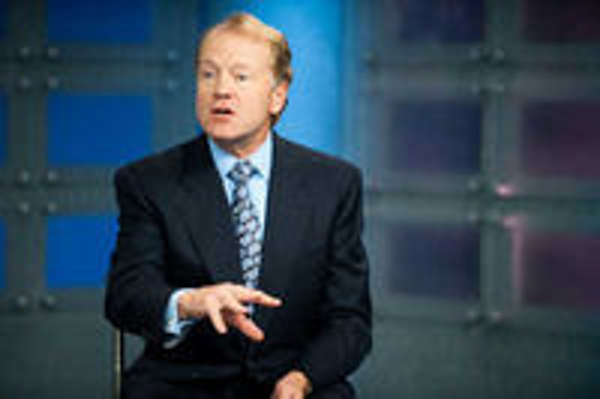 Cisco-sjef John Chambers søkte å dempe forventningene til resten av 2010.