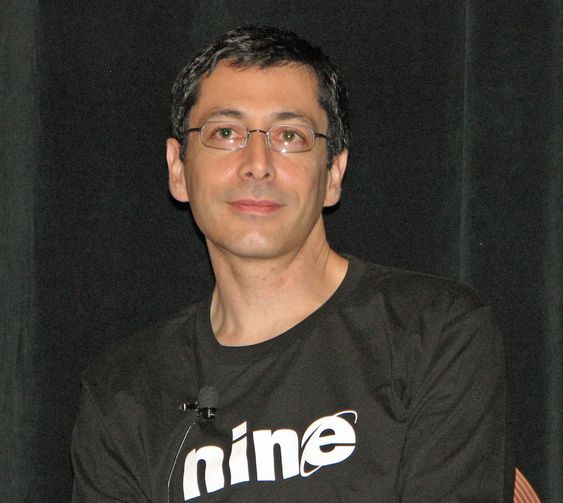 Dean Hachamovitch (bildet) og resten av IE-teamet til Microsoft hadde tjent på litt mer ydmykhet, skriver digi.nos journalist i denne kommentaren.