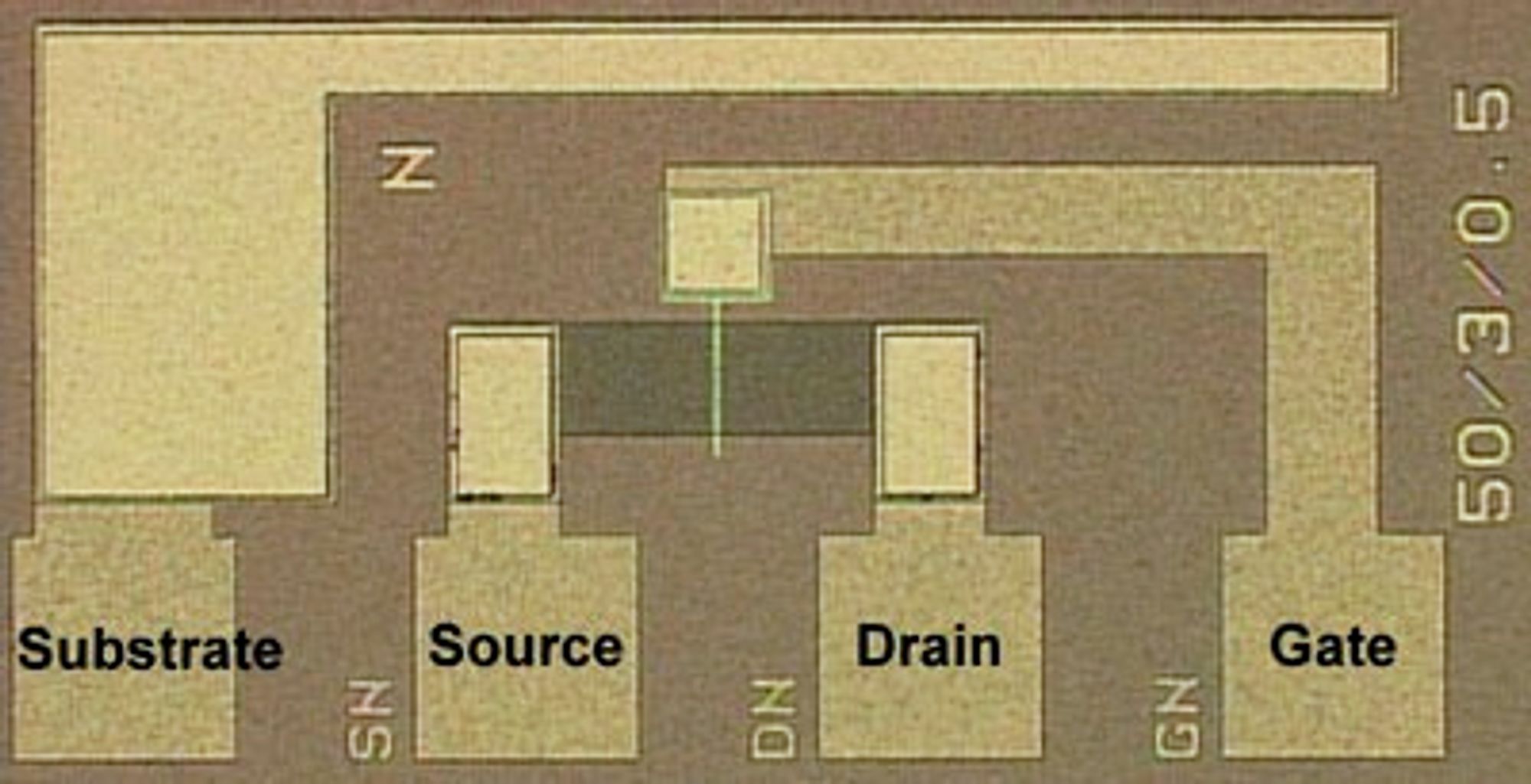 Optisk mikroskopisk bilde av FeFET for Fe-NAND flashminne. Portlengden og bredden er henholdsvis 3 og 50 µm.
