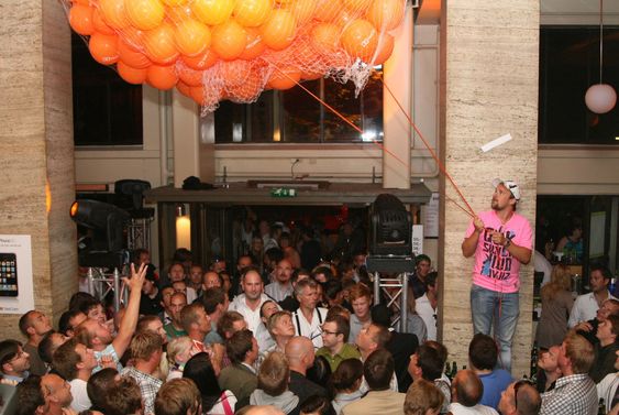 Netcom delte ut 200 ballonger med forkjøpsretter.