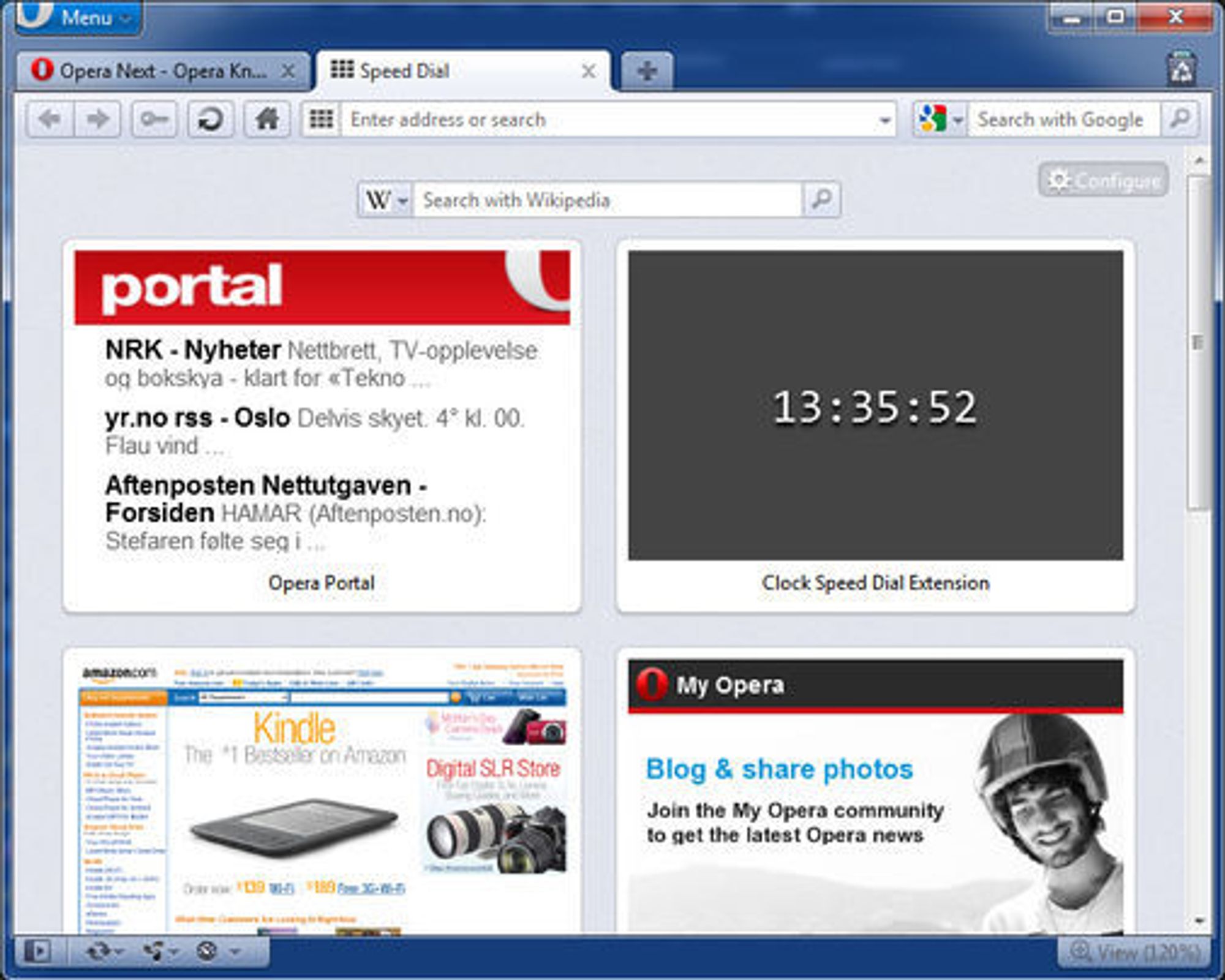 Klokken som vises er en utvidelse til Speed Dial. Slike utvidelser er en nyhet i Opera 11.50.