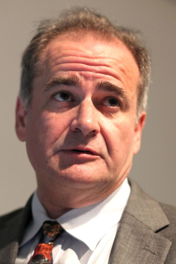 Caspar Bowden sier han ikke lenger stoler på sin forrige arbeidsgiver, Microsoft.