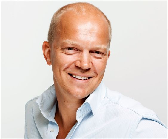 Viseadministrerende direktør, Andreas Hisdal, forteller at de hadde mellom 50 og 100 teknikere i sving for å løse de store problemene i helgen.