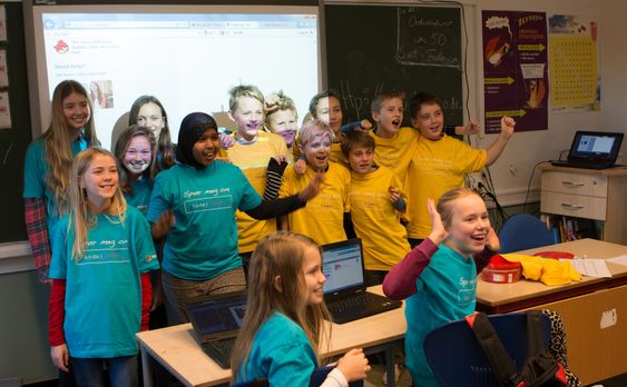Klasse 7b fikk en time med programmering og snop. Det var populært.