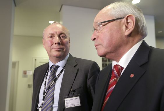 800 MILLIONERS AVTALE: Steria-sjef (fra v.) Kjell Rusti ble grillet av komitéleder Martin Kolberg (Ap).