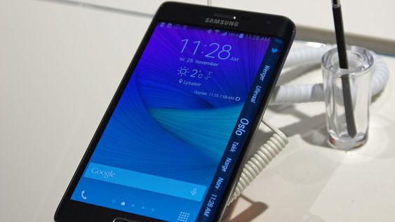 Galaxy Edge er en stilig telefon som slippes først senere i desember.