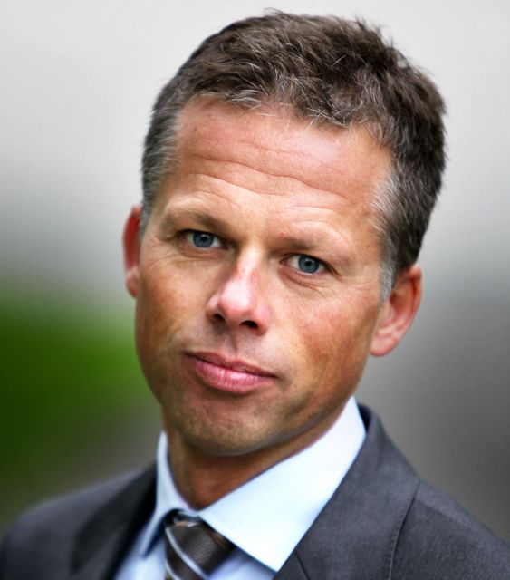 IKKE IDEELT, men vi valgte bevisst å sende ut denne meldingen, sier Lars N. Sæthre i Handelsbanken.