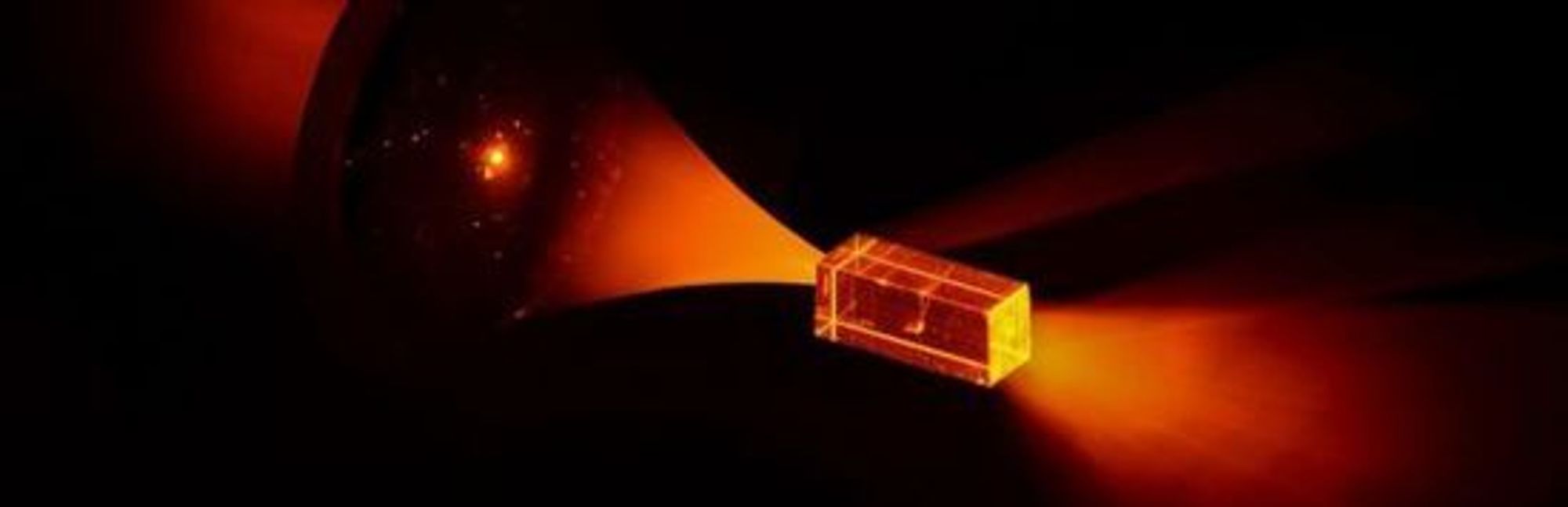 Skriving av kvanteinformasjon på et europium-ion som er integrert i en krystall.