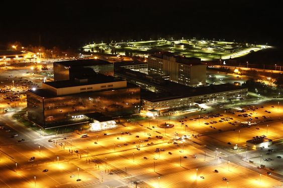 Det amerikanske spionorganet NSA (National Security Agency) har hovedkvarteret sitt ved Fort Meade i delstaten Maryland.
