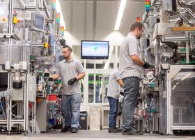 Industri 4.0: Bosch tar sin egen medisin som her ved fabrikken i Stuttgart-Feuerbach hvor maskinene selv rapporterer om sin egen tilstand.
