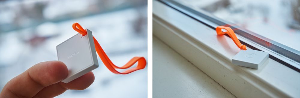 VENSTRE: Det følger med en gummireim som du kan tre gjennom et lite hull. HØYRE: Treasure Tag Mini med gummireimen påmontert.
