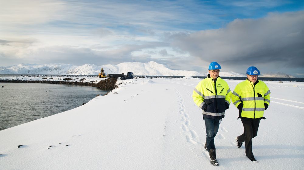 STOR PLASS: Administrerende direktør Ketil Holmgren (t.v) og viseadministrerende direktør Herold Paulsen på Polarbase har hatt enorm vekst. I dag har de rundt 500.000 kvadratmeter industriareal. Aktiviteten rundt Goliat har gjort at de fortsatt utvider.