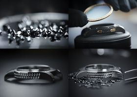 Klokken er prydet med over 100 diamanter.