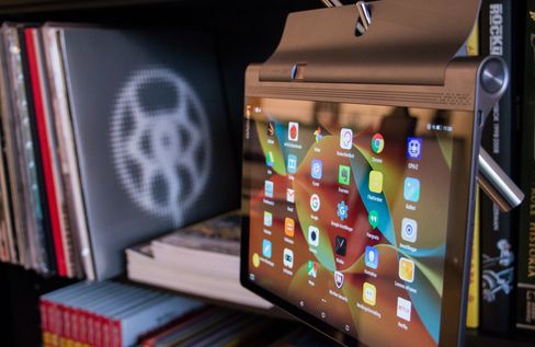 Lenovo Yoga Pro 3 kan settes opp omtrent over alt.