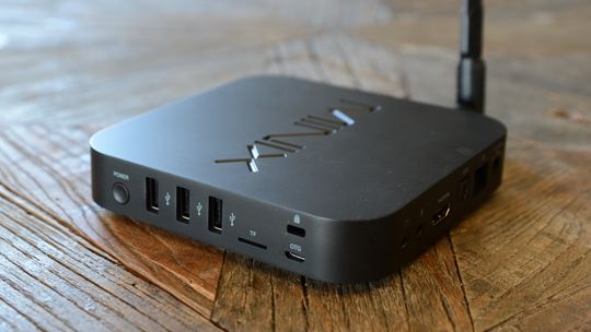 Neo U1 har hele tre USB-porter, dog er alle USB 2.0.
