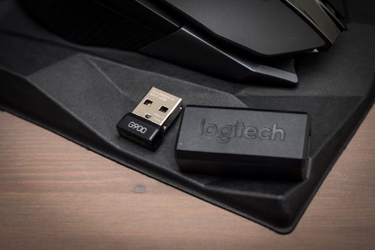 Den trådløse tilkoblingsbrikken og USB-overgangen som fulgte med.