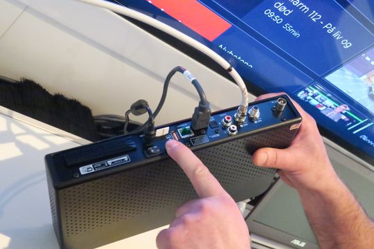 Slik ser baksiden ut. Programkortet er på størrelse med en simkort.