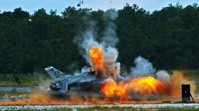 Dette F-16-flyet ble ofret for å teste det såkalte «flight termination»-systemet (FTS).