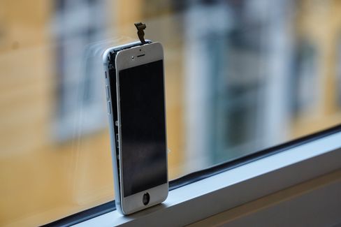 Det var denne iPhone 6-enheten som ble offer for skjermprosjektet vårt.