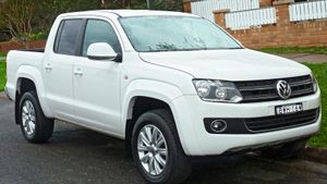 2011_Volkswagen_Amarok_%282H%29_TDI400_H