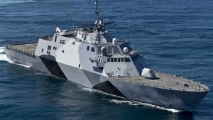 USS-Freedom-130222-N-DR144-174-crop.300x