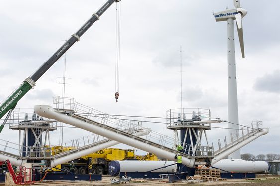 Danmarks Tekniske Universitet og Vestas setter opp multirotorvindmølledemoen som de håper kan få ned produksjonskostnadene for vindkraft.