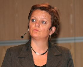 Rundhåndet: Anne Kjersti Fahlvik i Forskningsrådet har tatt på seg spanderbuksene for å få fart på avansert bruk av IT i helseforskning.
