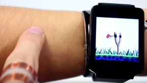 Denne smartklokken bruker  huden  som «berøringsskjerm»