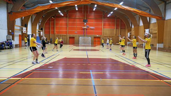 I FULL AKSJON: Målet for denne sesongen er opprykk, og både A- og B-laget til OI-damene har behov for flere spillere.