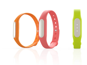 Dronen vil kanskje kunne styres med smartarmbåndet Mi Band, her avbildet.