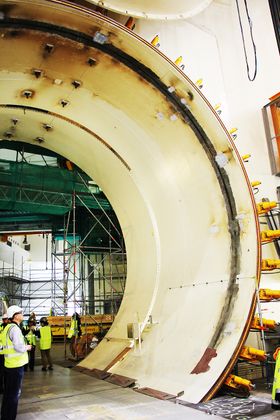 Dobbel mur: De doble veggene i reaktoren er til sammen 2,6 meter tykke, nok til å kunne stå imot krasj fra en jumbojet.