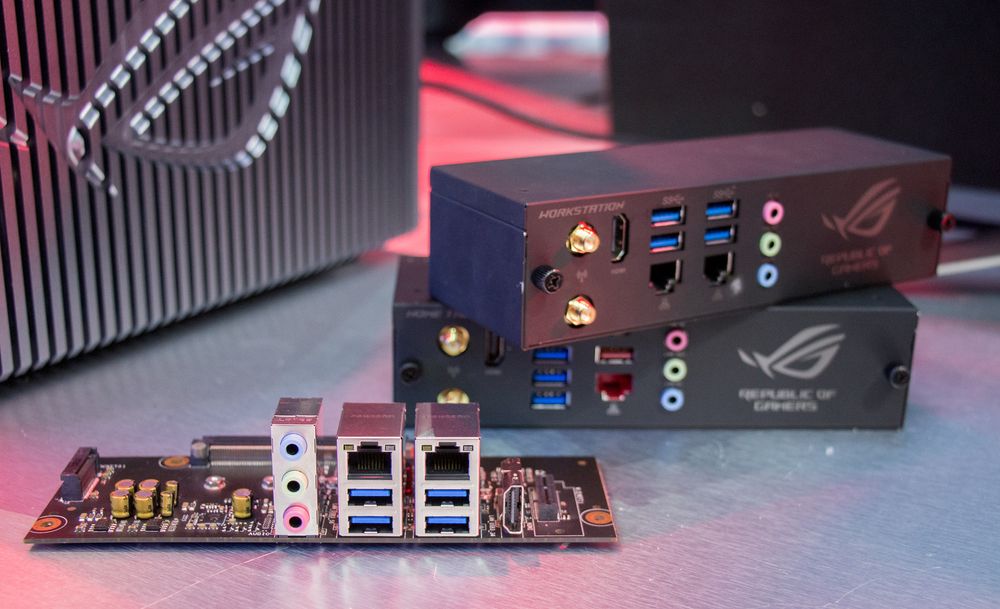 Det finnes tre ulike I/O-moduler, for VR, hjemmekino og arbeid.