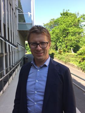 Kristian F. L. Amlie driver Norsk institutt for samkjøring (NIFS). Han har solgt bilen sin, og baserer seg på samkjøring og naboleie.