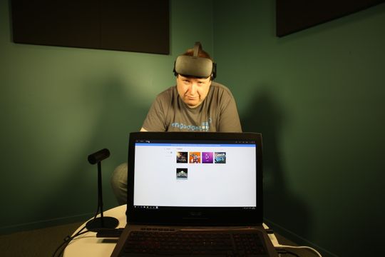 Surpomp: - Vive oppfyller potensialet i VR langt bedre enn Rift. HTCs variant gjør alt Rift kan, og enda mer. Med Oculus' brillevariant sitter vi mest i ro.