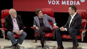 Walt Mossberg (t.v), Kara Swisher og Elon Musk under intervjuet.