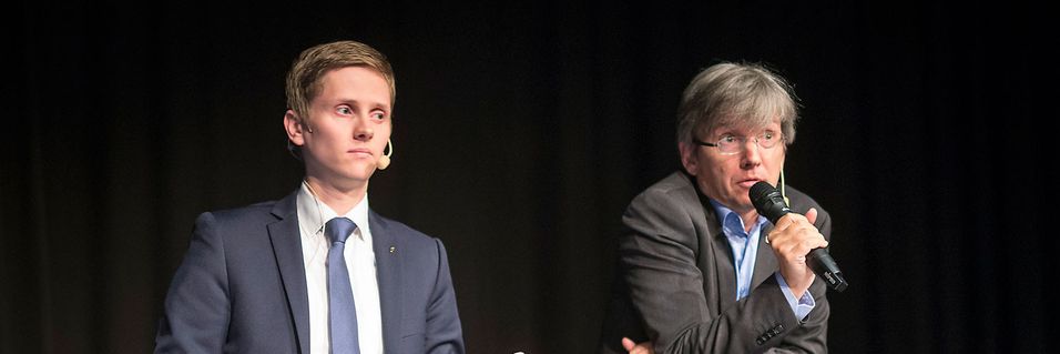 Statssekretærene Reynir Jóhannesson i samferdselsdepartementet og Paul Chaffey i kommunal- og moderniseringsdepartementet presenterte mye av innholdet i regjeringens syn på digitalisering og infrastruktur under sin opptreden på Tek-konferansen i Strømstad 23. mai. Detaljene bak det de sa den gang, står å lese i lovforslaget som nå er sendt på høring.