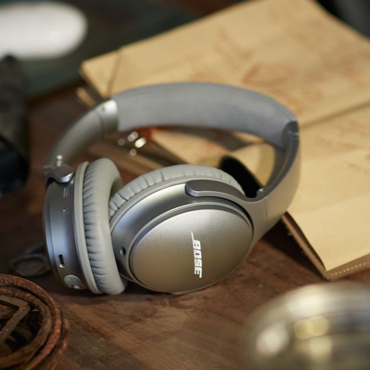QuietComfort 35 kan foldes sammen på samme måte som dagens trådbaserte QC25.