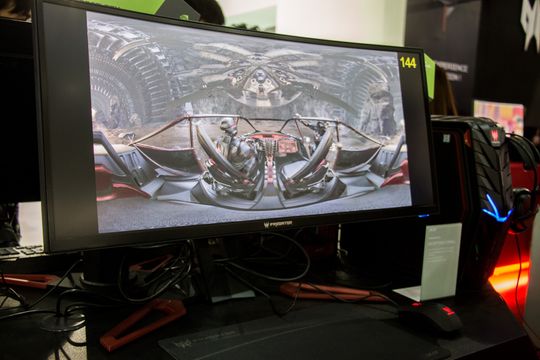 Acer Predator Z301Cs panel kan overklokkes opp til 200 Hz.