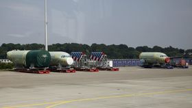 A320-komponenter som er produsert i Hamburg venter på å bli skipet til den nye fabrikken i Alabama.