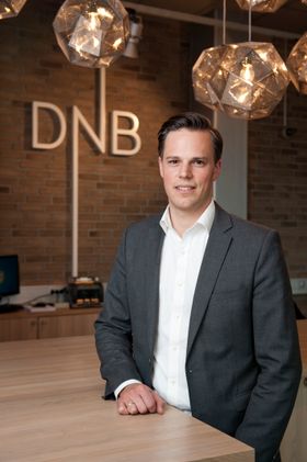 DNBs informasjonsdirektør, Even Westerveld, benekter at det foregår sosialdumping i forbindelse med utviklingen av Vipps.