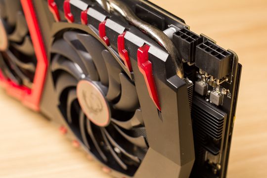 Gaming X has f &  # xE5; tt an extra 6-pin size & # xF8;  mkontakt. It is an advantage during overclocking.