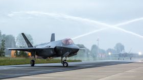 Nederlands to F-35A har vært hjemme i tre uker på støytesting. Nederland skal ikke ha operative fly før i 2019.