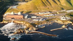 Diablo_canyon_nuclear_power_plant.300x16